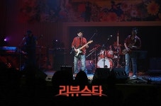 [포토] SBS파워fm콘서트 김창완밴드 라이브 무대 선보여