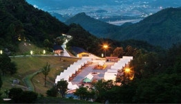 구름위 신비의 공간 느랭이골자연리조트 인기절정