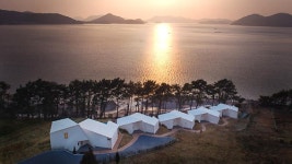 스파와 글램핑까지 한번에... 거제 생각속의집 펜션 눈길