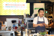 <사진>이마트타운 찾은 이원일 셰프