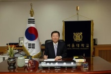 [2015 한국건축문화대상] 의자서 IT기기까지… 수많은 기부행렬로 탄생