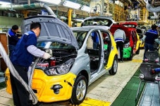 신형 스파크로 칼바람 뚫자 경차 장인들 구슬땀