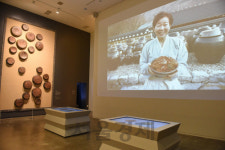 한식의 정수 김치 맛보고 직접 만들고...특별한 경험 선사하다