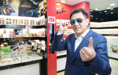 김인규 다비치안경 대표 신제품 내놓기 전 직접 써보고 확인···대표이자 상품개발팀장이죠