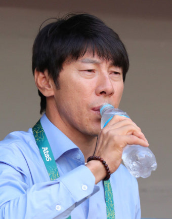 신태용 감독 '잘 안 풀리네!'