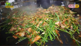 ‘생생정보‘ 초대형 철판 삼겹살···’아이맛이야 장작철판구이‘