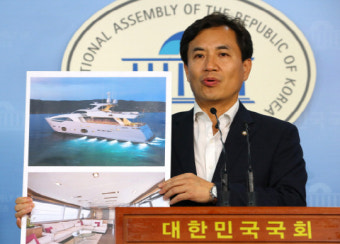 조선일보, 송희영 전 주필 30일 사표 수리