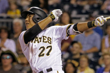 킹캉 강정호 시즌 15호·16호 쾅쾅···오승환 상대 홈런 포함 2홈런