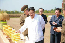 김정은, 5차 핵실험 이후 첫 공개활동···군부대 산하 농장 찾아