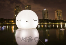 [박소정 큐레이터의 ART-B] 안녕 슈퍼문!
