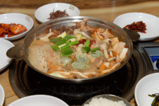 [날것 그대로의 대자연 경북 봉화] 백두대간 청정 원시림···태초의 품에 안기다