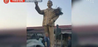 광화문 박정희 동상, “김일성 우상화 흉내내기, 이것이야말로 종북”