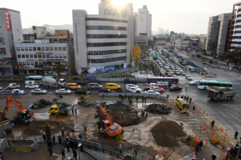 석촌역사거리 상수도관 파열 주변도로 침수