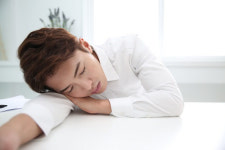 잠이 보약이라는데 교대근무하는 직장인들, 건강 관리법은?
