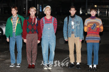 임팩트, 어느 한사람 뒤쳐지지 않는 완벽한 복고풍 패션! (뮤직뱅크 출근길)