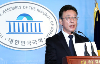 홍철호 새누리당 탈당···바른정당 들어가 유승민 지원