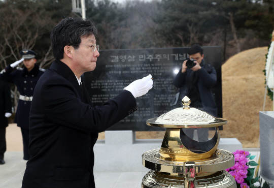 유승민, 조양호 회장 묘소 참배 감사와 존경의 인사