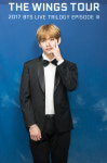 [현장] 방탄소년단 뷔, 봄날 MV 중간에 사라진 이유?···깜빡하고 못 들어간 것 뿐