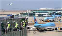 인천국제공항공사(관제탑 1호기) | 인천국제공항 봄맞이 관제탑 물청소