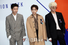 위너 이승훈-김진우-강승운, 곧 컴백해요~ (2017 F/W 헤라서울패션위크)