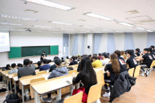 기계는 메카닉이 고치고 신체는 바디메카닉이 고친다.