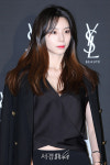 박수진, 뿌리염색 시기 한참 놓친 헤어스타일~
