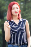 레드벨벳 조이, 눈에 띄는 레드컬러 헤어~ (뮤직뱅크 출근길)