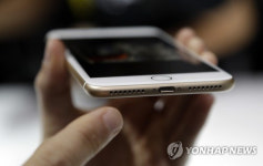 아이폰8, 무선 배터리 공유 기술 적용되면? 스마트폰의 혁명