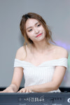 이진아 감미로운 연주 (쇼케이스)