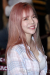 소녀시대 써니, 사랑스러운 찡긋 미소~ (김포공항 출국)