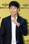 지성, 섬섬옥수 뽐내는 손짓