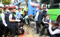 우리도 살고싶다···송파상운 강제철거 집행 충돌