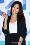 보라, 상큼한 손인사! (이웃집스타 VIP시사회)