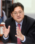 홍익표 “탈원전, 더 미루면 미래세대에 부담 전가”
