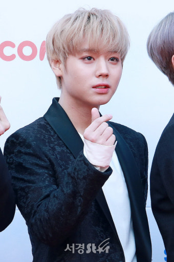 워너원 박지훈, '금발 미녀 아니고 금발 왕자' (2017 AAA)