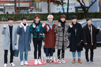 더유닛, '남자 우승팀입니다!' (뮤직뱅크 출근길)