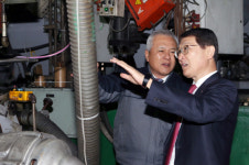 현장서 답 찾는 위성호 행장