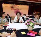 구청장이 된 분식집 아줌마, 세계가 인정한 리더로 떴다