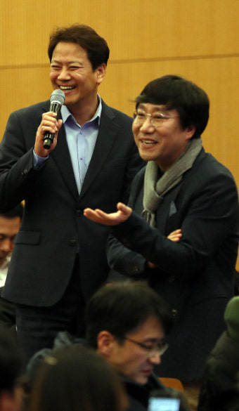 양정철 “정치할 일 없다”...‘깜짝 등장’한 임종석 “몸 잘 만들어둬라”
