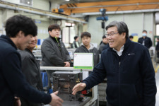 LS오토모티브 워라밸 기어 장착···車전장 불황 넘는다