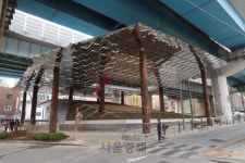 [뉴스터치]옥수역 고가 밑 문화공간 다락 내일 개방