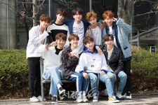 유앤비(UNB), '햇살 받는 소년들~' (인터뷰 포토)