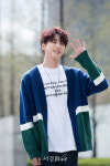 유앤비(UNB) 준, 은근한 보조개 (인터뷰 포토)