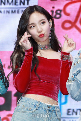 트와이스 나연, '원스 마음 저격하는 애교!' (쇼케이스)
