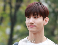 최강창민, 크게 보고싶은 잘생김 (뮤직뱅크 출근길)