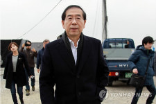 박원순 시장, 518 광주민주화운동 전야제 후 목포신항 방문 다시 세월호 앞에 서다