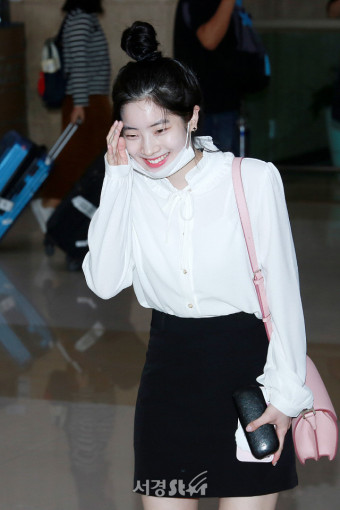 트와이스(TWICE) 다현, '생일 축하해 주셔서 감사합니다~' (공항패션)