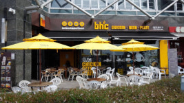 일찍온 맥주의 계절···bhc치킨 비어존, 한달간 맥주 20만 잔 팔아