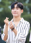 에이스 준, 세련된 안경 패션 (뮤직뱅크)
