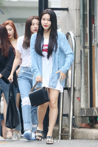 레드벨벳 예리, '수수한 출근길 패션' (뮤직뱅크 출근길)